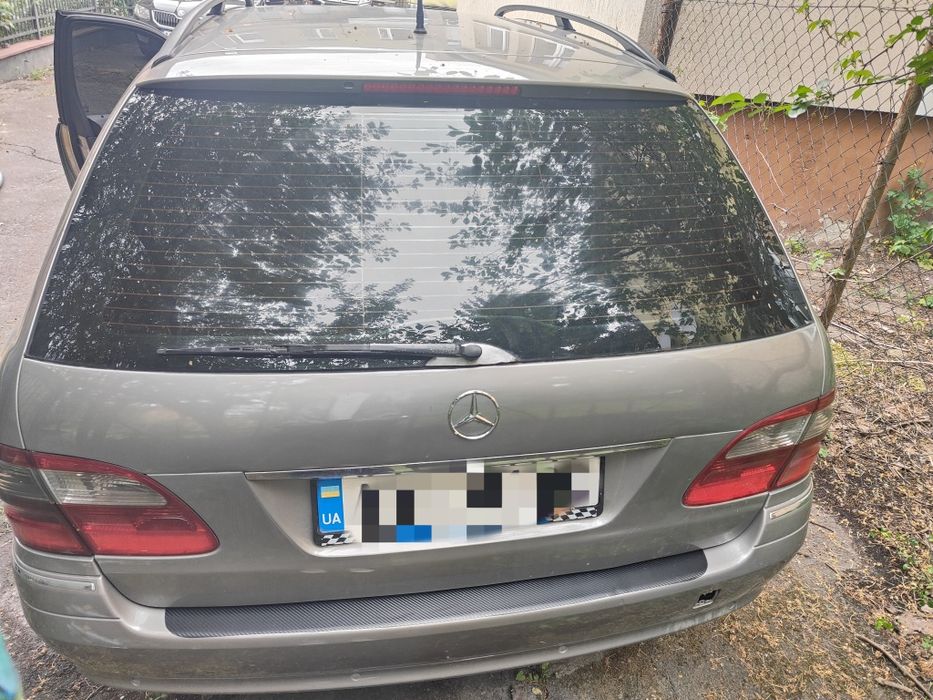 Mercedes-Benz  E 220 W211
