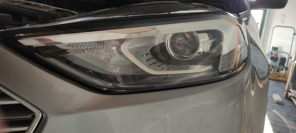 Lampy przód Ford Edge lewa idealna, prawa uszkodzona, USA, lift 2019-