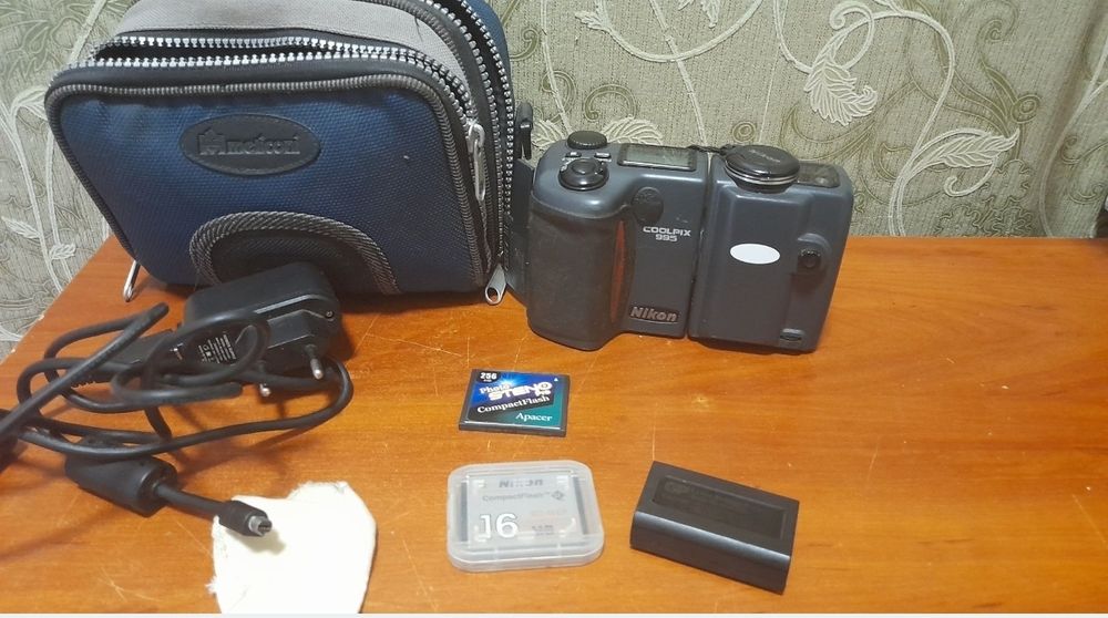 Продам фотоаппарат nikon Coolpix 995