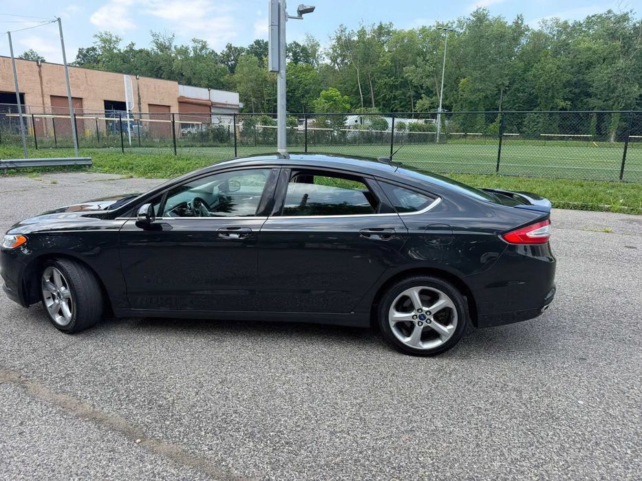Ford Fusion      2015
