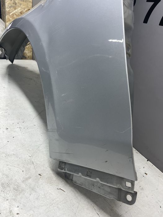 Ліве крило Tesla Model S