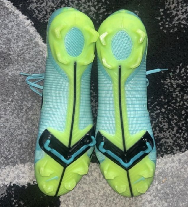 Chuteiras Nike Mercurial