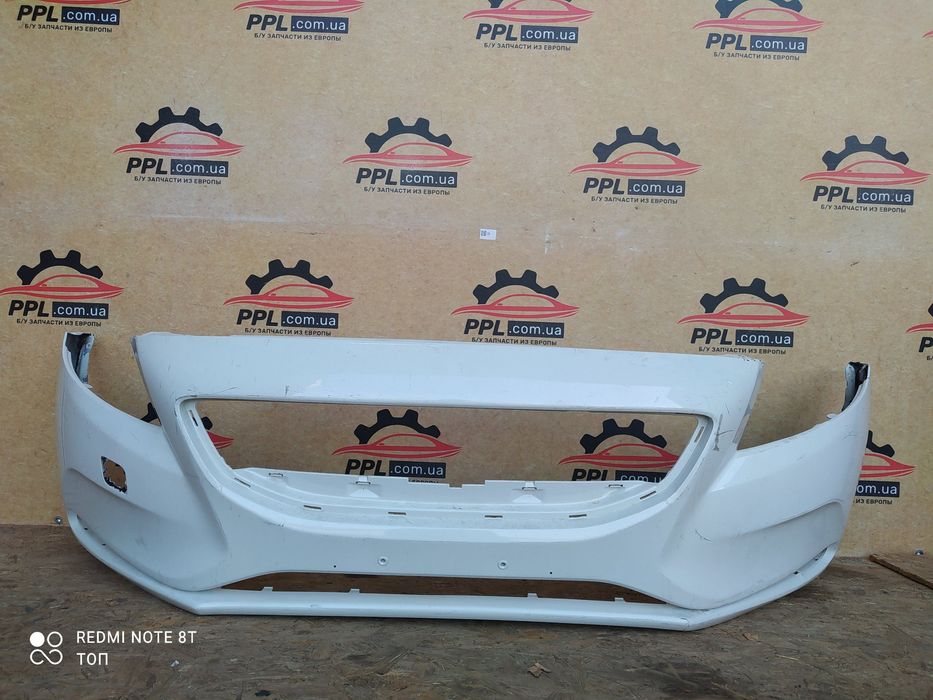 Volvo V40 2 II 2012-2019 бампер передний 31283732