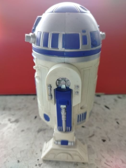 R2 D2  budzik z projektorem. Star Wars.