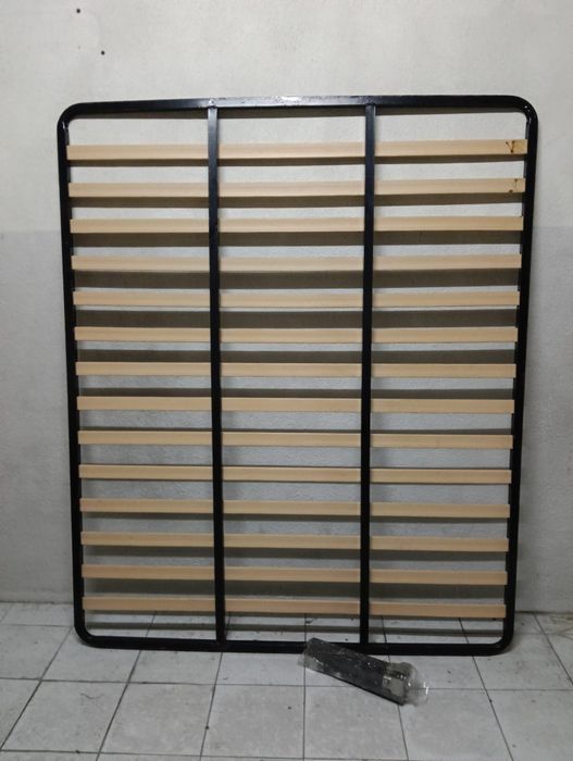 Estrado cama com pés