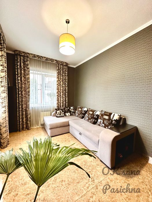 Продам дом с бассейном и сауной , Новоалександровка , Кристальный