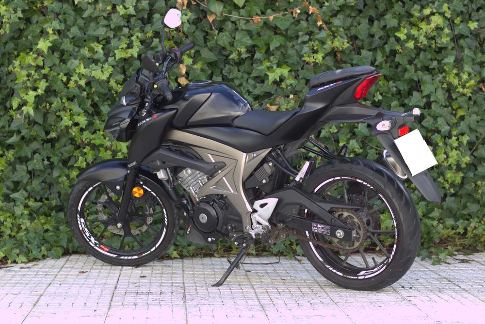 SUZUKI GSX-S 125 Excelente!!!