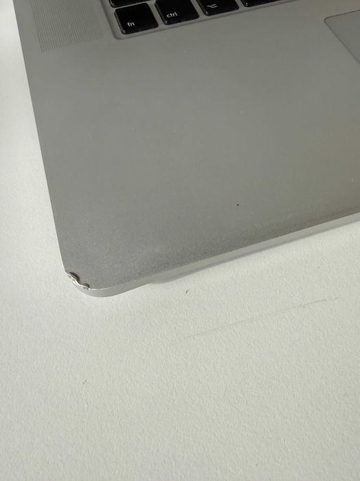 MacBook Pro Retina 15" Mid 2014 i7 2.2GHz 16GB + Carregador + Mala + Rato