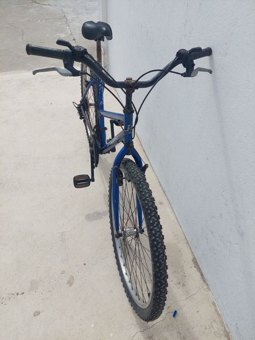 Bicicleta azul da Marca BIRRODAS. Roda 26"
Usad