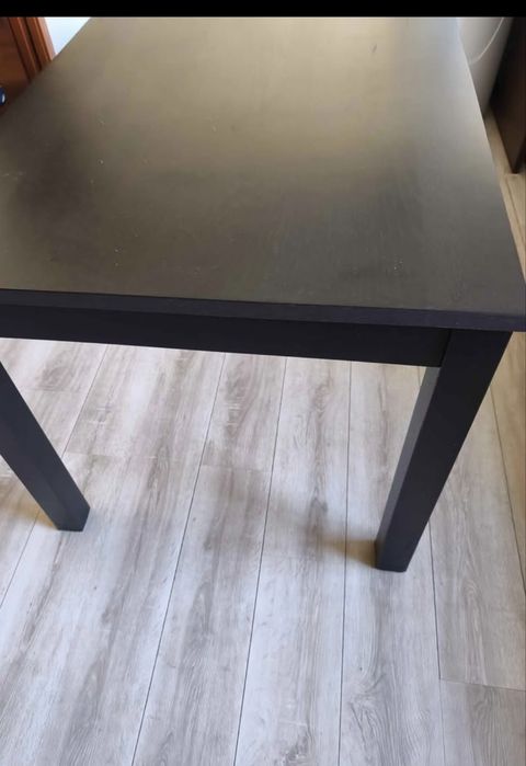 Mesa de cozinha em madeira