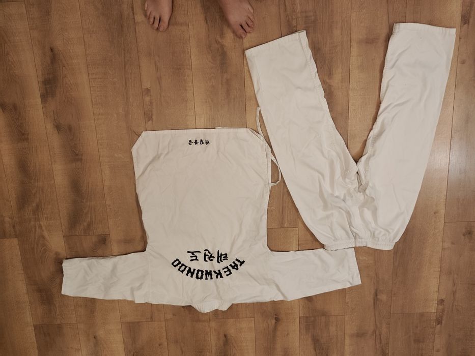 Dobok używany do taekwondo