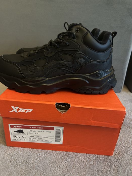 Чоловічі зимові кросівки XTEP