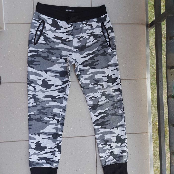 spodnie dresowe reserved 164  moro db