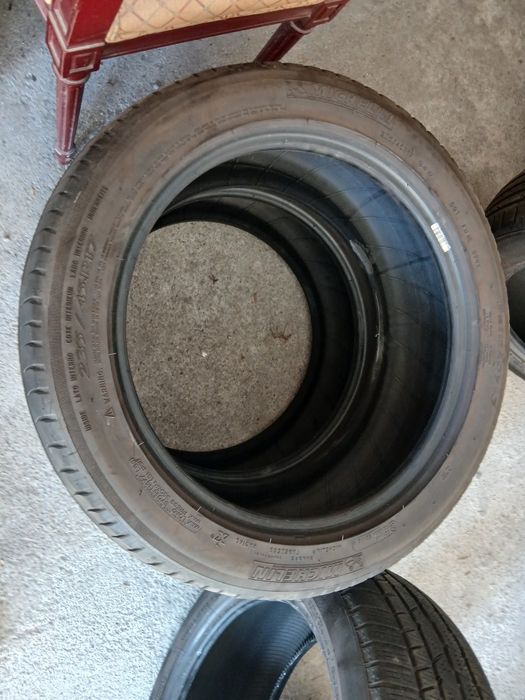 4 Pneus 235/45R17 Continental e Michelin