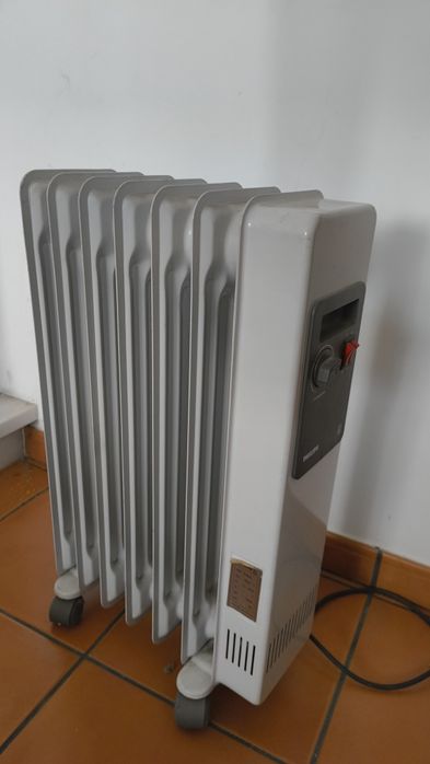 Aquecedor radiador a óleo Philips 1500W