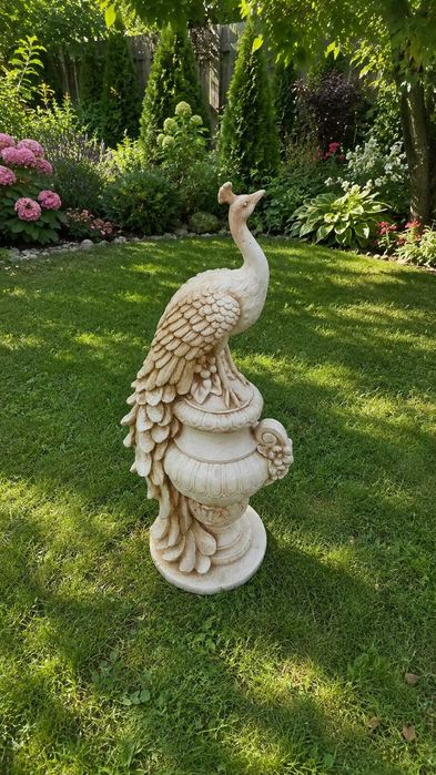 figury ogrodowe betonowe figura paw