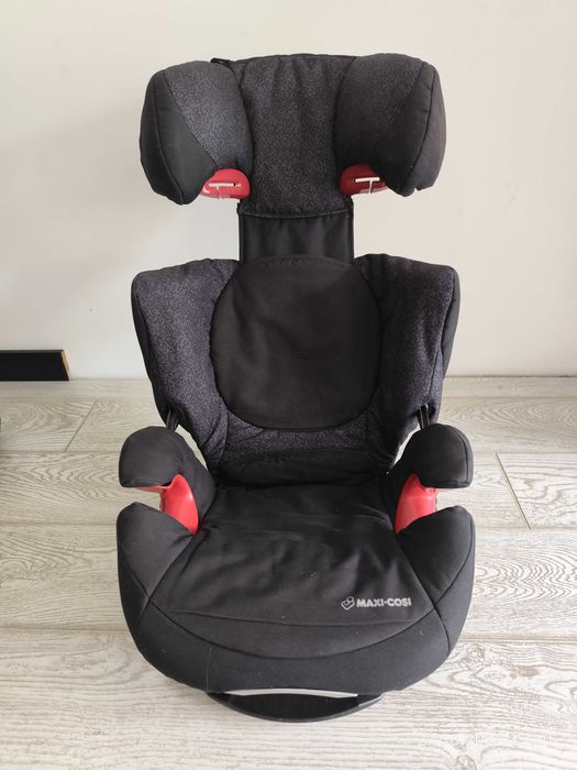 Fotelik samochodowy Maxi Cosi Rodi AirProtect 15-36 kg czarny czysty