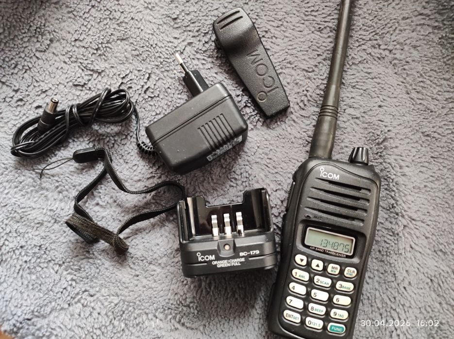 Icom ic-a15 radiotelefon skaner lotniczy transceiver air band motolotnia balon samolot helikopter