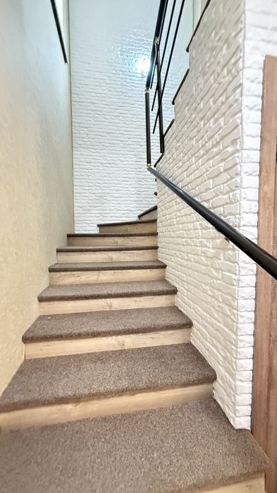 Таун з ремонтом та меблями, без комісії! Топ локація, поруч ВСЕ!