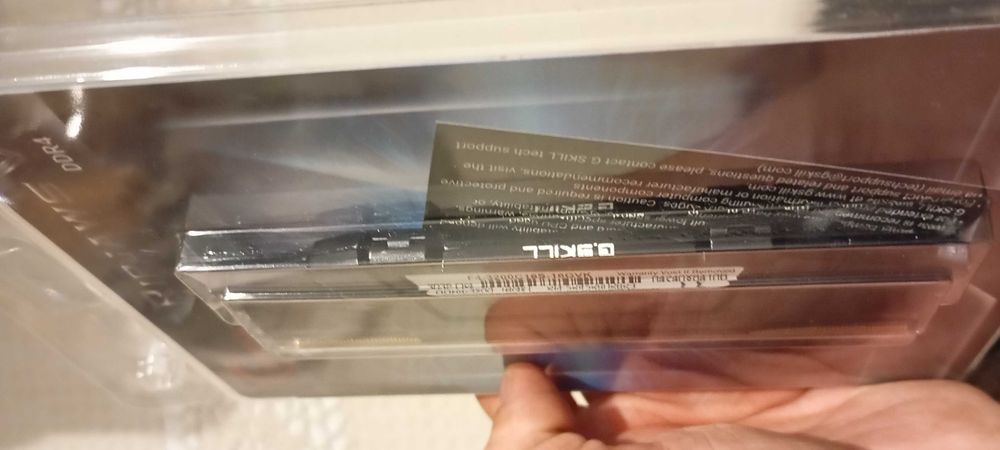 Memória RAM G.SKILL Ripjaws V 16GB (1x16GB) DDR4-3200MHz