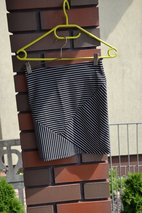 spódniczka obcisła nowa z metkami tuba w paski pull&bear xs s elastycz