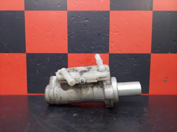 Bomba central dos travões NISSAN Cabstar Chassis (F24M, F24W)