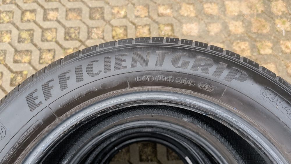 Opony Goodyear EfficientGrip SUV 215/60R17