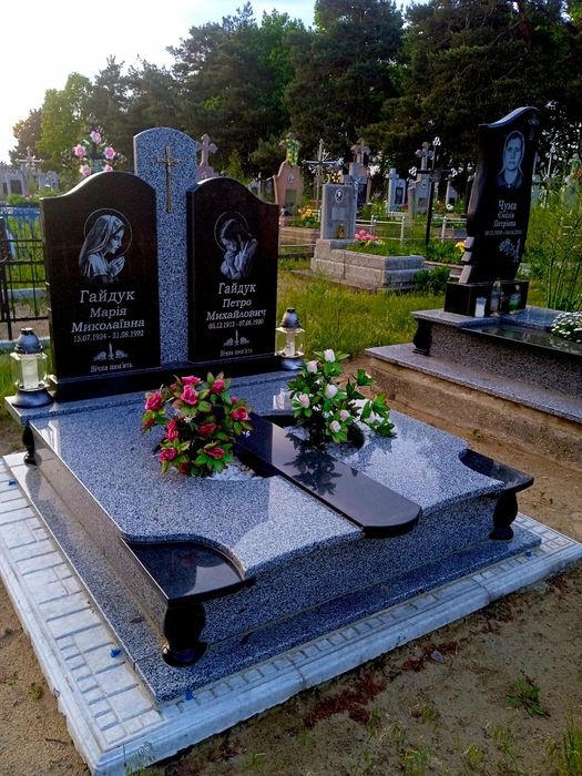 Виробництво пам'ятників