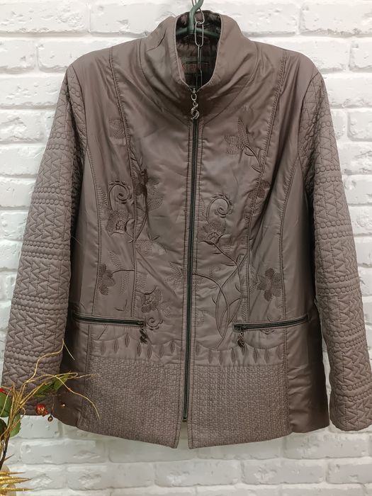 Жіноча куртка р 54