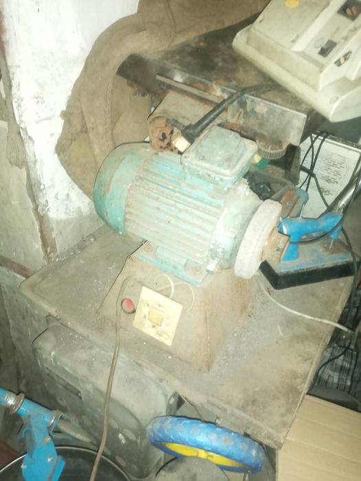 Точильний станок