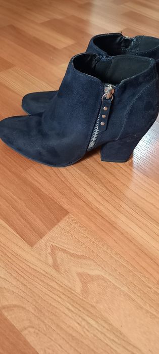 Botka granatowe 37