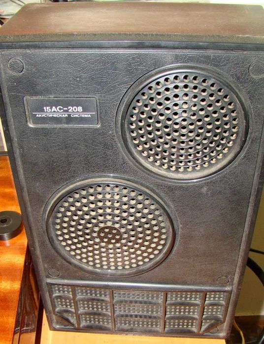 Вінлром/програвач платівок ВЕГА-108 Стерео + 15АС208 + одна платівка