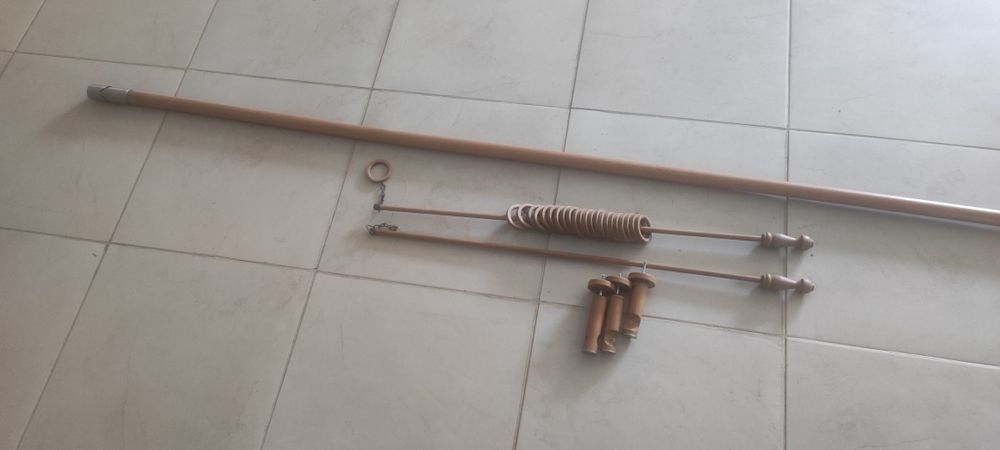 Vendo varão de cortina com acessórios