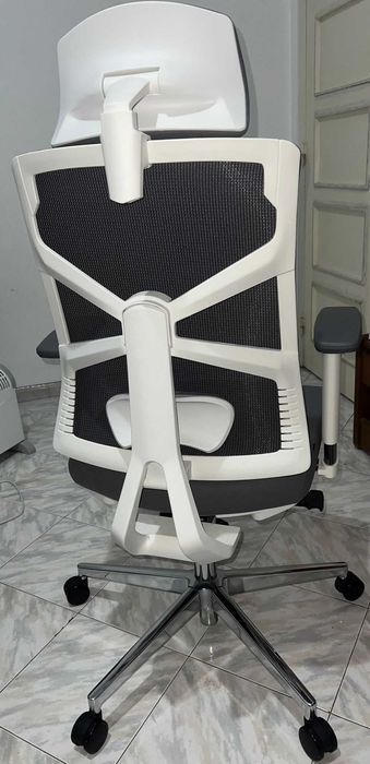 Cadeira ergonómica Premium HOLLUDLE com encosto adaptativo