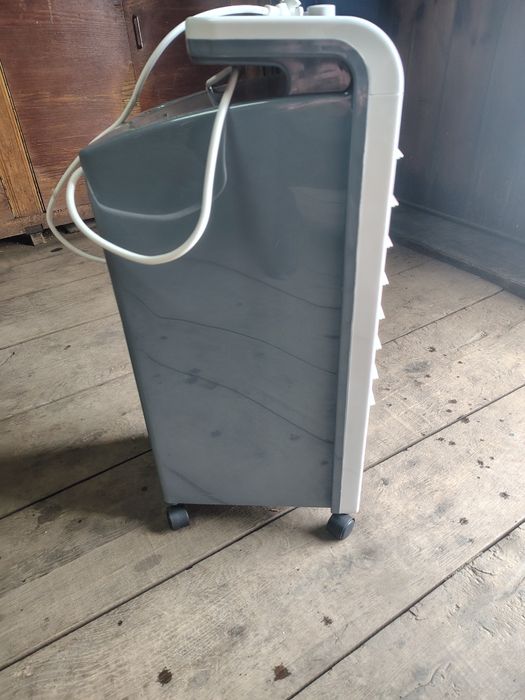 Продам охолоджував повітря,куплений в Європі новим.