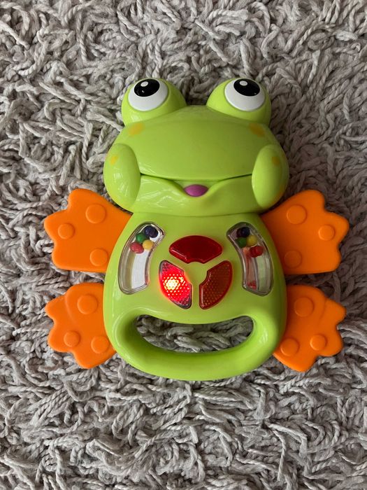 grająca żaba, grzechotka