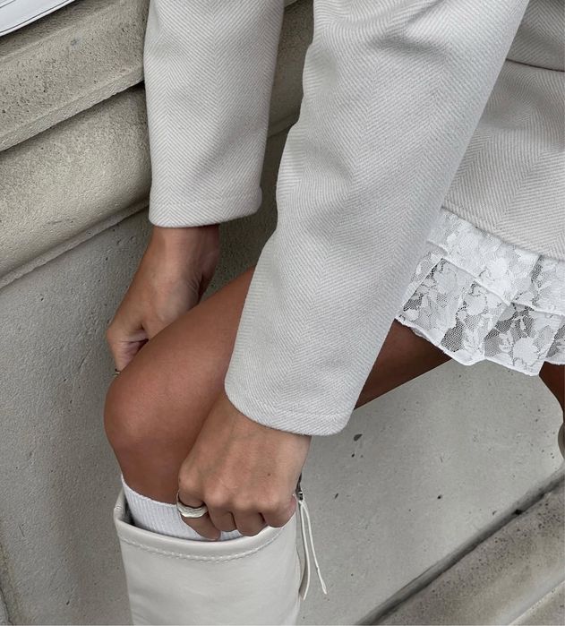 Сукня Ivina бежева кашемір та французьке кружево спідниця