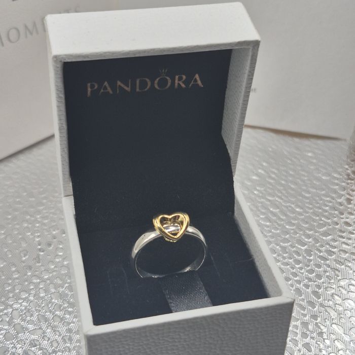 Anel Pandora coração dourado