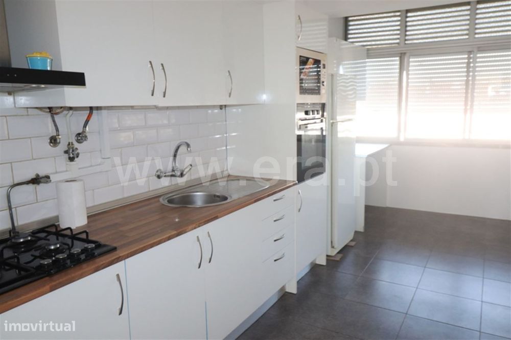 Apartamento T3; Cruz de Pau — Amora, Setúbal