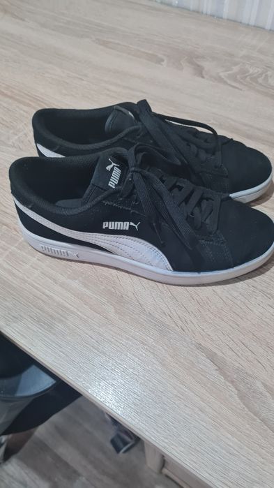 Продам кроссовки Puma . Замша. В хорошем состоянии. Размер 37