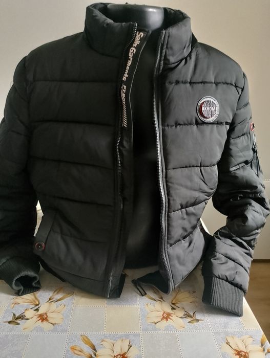 Kurtka męska ocieplana pikowana czarna rozmiar M długość 65 szer112