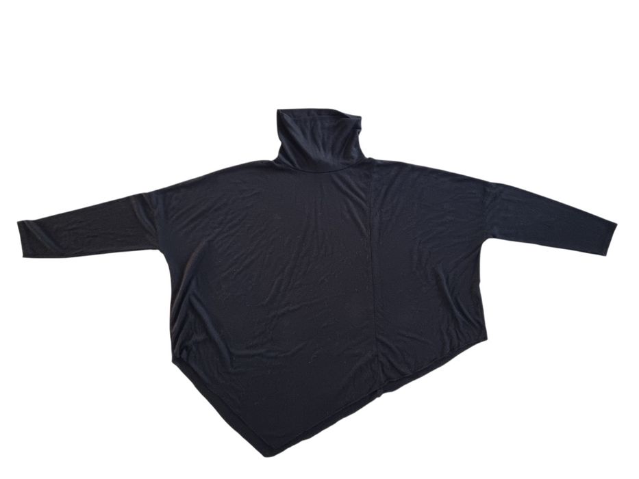 Oversizowy czarny asymetryczny golf amisu rozmiar L/XL