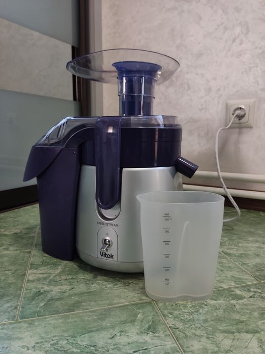 Соковижималка Vitek-vt1610