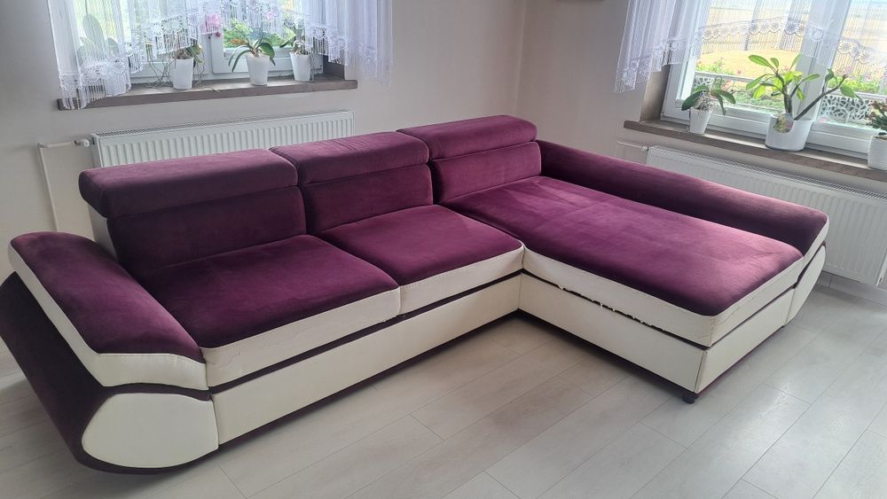 Fioletowa biała kanapa, narożnik sofa z funkcją spania rozkładana