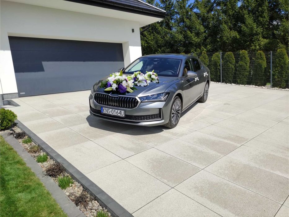 Elegancka limuzyna do ślubu – zdjęcia będą wyglądać jak z katalogu!