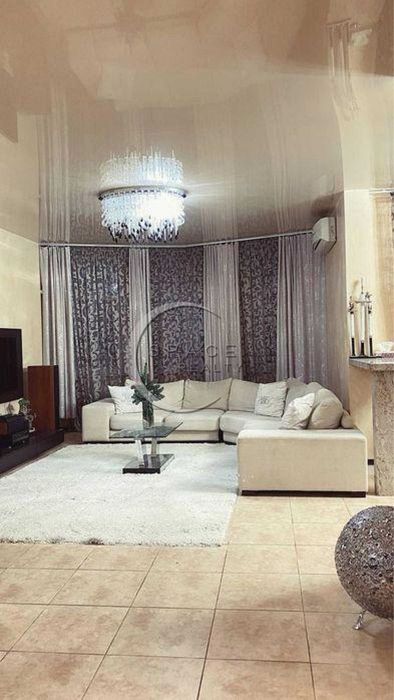Продаж 3 к. квартири  120 м², у самому серці Печерська на бульварі Лесі Українки 23