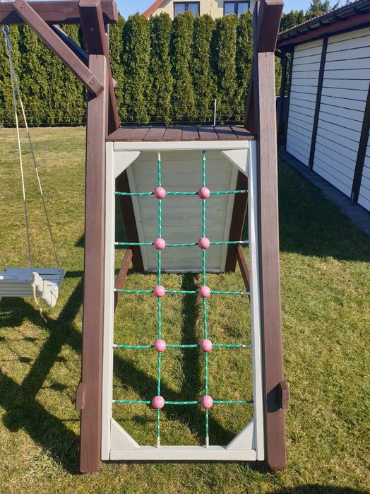 Domek drewniany, duzy