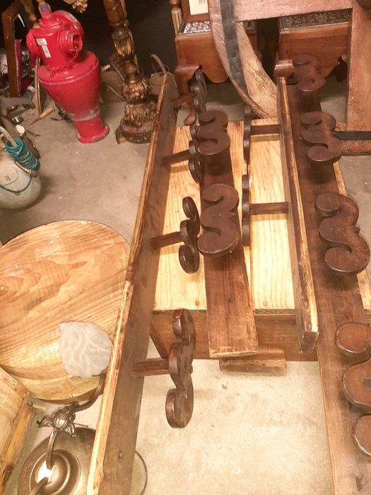 Bengaleiros Em Madeira de Carvalho Século  XlX