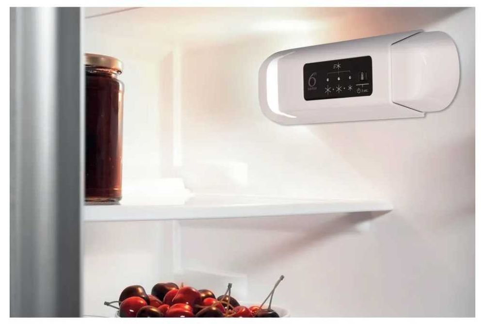 Холодильна камера Whirlpool WBUL021 холодильная для забудови