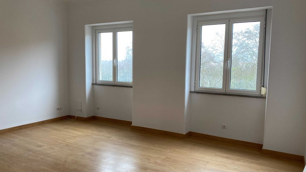 Arrendamento T3 Laranjeiras-Sete Rios Lisboa (perto do Metro e Un. Catolica)
